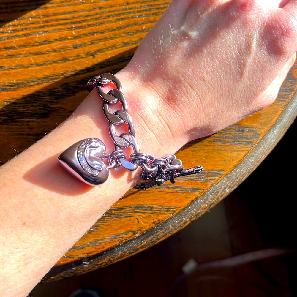 NWT Vintage Y2K Juicy Couture PURPLE Heart Charm Bracelet RARE ‼️PRICE FIRM‼️ - Picture 4 of 4